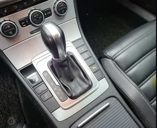 Diesel 2,0L Motor von Volkswagen Passat-CC 2015 zur Miete am Flughafen von Tirana.