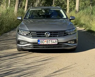 Vermietung Volkswagen Passat Variant. Komfort, Premium Fahrzeug zur Miete in Montenegro ✓ Kaution Einzahlung von 300 EUR ✓ Versicherungsoptionen KFZ-HV, TKV, VKV Plus, VKV Komplett, Ausland.