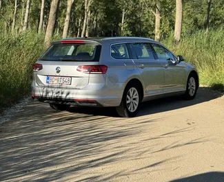 Mietwagen Volkswagen Passat Variant 2020 in Montenegro, mit Diesel-Kraftstoff und 120 PS ➤ Ab 40 EUR pro Tag.