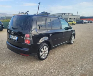 Vermietung Volkswagen Touran. Komfort, Minivan Fahrzeug zur Miete in Albanien ✓ Kaution Keine Kaution ✓ Versicherungsoptionen KFZ-HV, VKV Komplett, Ausland.