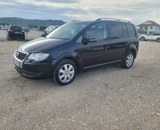 Mietwagen Volkswagen Touran 2009 in Albanien, mit Diesel-Kraftstoff und 105 PS ➤ Ab 30 EUR pro Tag.