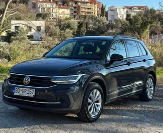 Mietwagen Volkswagen Tiguan 2022 in Montenegro, mit Diesel-Kraftstoff und 150 PS ➤ Ab 42 EUR pro Tag.