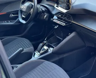 Peugeot 2008 2021 zur Miete verfügbar in Rafailovici, mit Kilometerbegrenzung unbegrenzte.