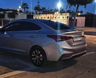 Frontansicht eines Mietwagens Hyundai Accent Blue am Flughafen Casablanca, Marokko ✓ Auto Nr.10939. ✓ Automatisch TM ✓ 0 Bewertungen.