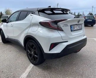 Toyota C-HR 2019 zur Miete verfügbar in Bar, mit Kilometerbegrenzung 200 km/Tag.
