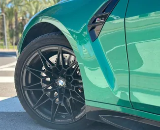 BMW M4 Competition 2023 zur Miete verfügbar in Alicante, mit Kilometerbegrenzung 150 km/Tag.
