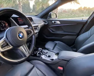 Benzin L Motor von BMW 116d 2022 zur Miete in Alicante.
