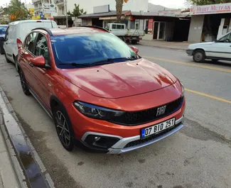 Autovermietung Fiat Egea Cross Nr.6557 Schaltgetriebe am Flughafen Antalya, ausgestattet mit einem 1,4L Motor ➤ Von Ramazan in der Türkei.