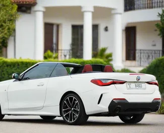 BMW 430i Cabrio 2023 zur Miete verfügbar in Dubai, mit Kilometerbegrenzung unbegrenzte.