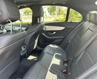 Vermietung Mercedes-Benz C300 Coupe. Premium, Luxus Fahrzeug zur Miete in VAE ✓ Kaution Einzahlung von 2500 AED ✓ Versicherungsoptionen KFZ-HV.