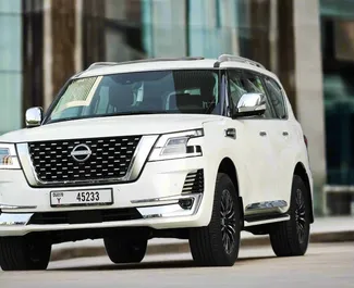 Frontansicht eines Mietwagens Nissan Patrol in Dubai, VAE ✓ Auto Nr.13328. ✓ Automatisch TM ✓ 0 Bewertungen.