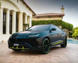 Frontansicht eines Mietwagens Lamborghini Urus in Dubai, VAE ✓ Auto Nr.13473. ✓ Automatisch TM ✓ 0 Bewertungen.