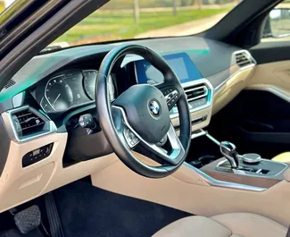 Autovermietung BMW 330i Nr.13445 Automatisch in Dubai, ausgestattet mit einem 2,0L Motor ➤ Von Mohammad in VAE.