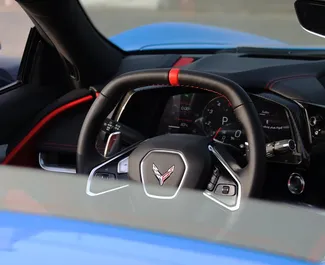 Benzin 6,2L Motor von Chevrolet Corvette 2022 zur Miete in Dubai.