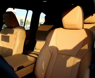 Vermietung Lexus LX570. Premium, Luxus, Crossover Fahrzeug zur Miete in VAE ✓ Kaution Einzahlung von 2500 AED ✓ Versicherungsoptionen KFZ-HV.