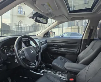 Benzin 3,0L Motor von Mitsubishi Outlander Xl 2018 zur Miete in Tiflis.