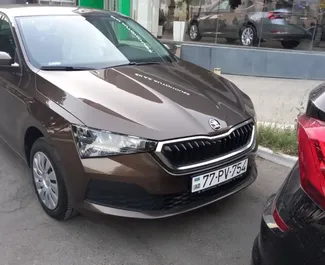 Frontansicht eines Mietwagens Skoda Rapid in Baku, Aserbaidschan ✓ Auto Nr.13502. ✓ Automatisch TM ✓ 0 Bewertungen.