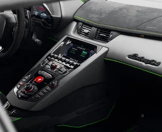 Mietwagen Lamborghini Aventador-SVJ 2020 in VAE, mit Benzin-Kraftstoff und 759 PS ➤ Ab 11000 AED pro Tag.