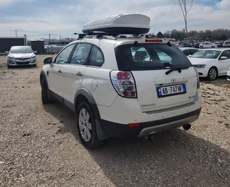 Mietwagen Chevrolet Captiva 2014 in Albanien, mit Diesel-Kraftstoff und 184 PS ➤ Ab 40 EUR pro Tag.