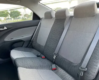Benzin 1,4L Motor von Kia Pegas 2024 zur Miete in Dubai.