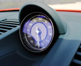 Vermietung Porsche 911 Carrera GTS. Premium, Luxus, Cabrio Fahrzeug zur Miete in VAE ✓ Kaution Einzahlung von 2500 AED ✓ Versicherungsoptionen KFZ-HV.