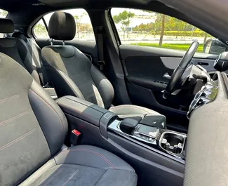 Frontansicht eines Mietwagens Mercedes-Benz A220 in Dubai, VAE ✓ Auto Nr.13310. ✓ Automatisch TM ✓ 0 Bewertungen.