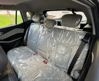 Vermietung JAC JS4. Wirtschaft, Komfort, Crossover Fahrzeug zur Miete in VAE ✓ Kaution Einzahlung von 2500 AED ✓ Versicherungsoptionen KFZ-HV.