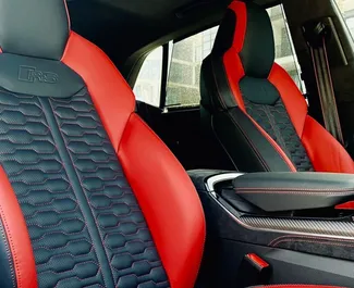 Vermietung Audi RS Q8. Premium, Luxus, SUV, Crossover Fahrzeug zur Miete in VAE ✓ Kaution Einzahlung von 2500 AED ✓ Versicherungsoptionen KFZ-HV.