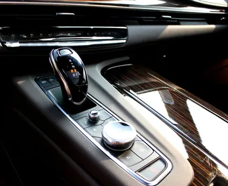 Benzin 6,2L Motor von Cadillac Escalade 2023 zur Miete in Dubai.