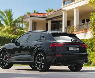 Benzin 4,0L Motor von Audi RS Q8 2022 zur Miete in Dubai.