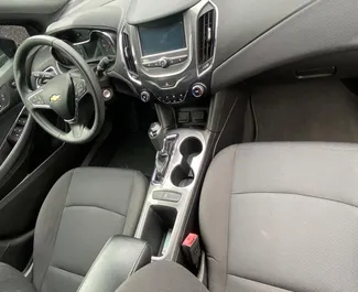 Benzin 1,4L Motor von Chevrolet Cruze 2018 zur Miete in Kutaisi.