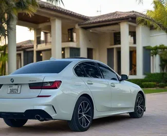 Benzin 2,0L Motor von BMW 330i 2020 zur Miete in Dubai.