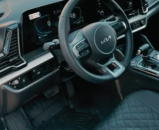 Benzin 2,5L Motor von Kia Sportage 2023 zur Miete in Tiflis.
