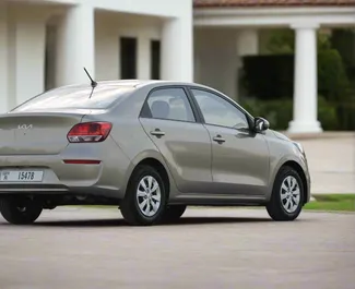 Benzin 1,4L Motor von Kia Pegas 2024 zur Miete in Dubai.