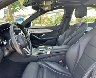Mietwagen Mercedes-Benz C300 Coupe 2021 in VAE, mit Benzin-Kraftstoff und 255 PS ➤ Ab 350 AED pro Tag.