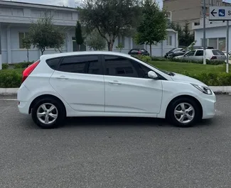 Mietwagen Hyundai Accent Blue 2019 in Albanien, mit Diesel-Kraftstoff und 130 PS ➤ Ab 18 EUR pro Tag.