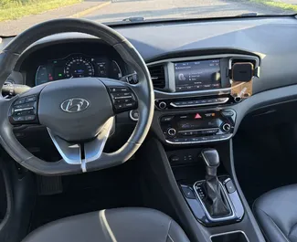 Hyundai Ioniq 2017 mit Antriebssystem Frontantrieb, verfügbar in Batumi.