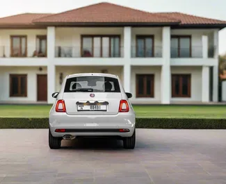 Fiat 500 2024 mit Antriebssystem Frontantrieb, verfügbar in Dubai.