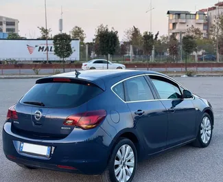 Mietwagen Opel Astra 2016 in Albanien, mit Diesel-Kraftstoff und 90 PS ➤ Ab 17 EUR pro Tag.