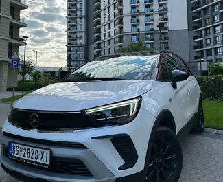 Frontansicht eines Mietwagens Opel Crossland in Belgrad, Serbien ✓ Auto Nr.13348. ✓ Automatisch TM ✓ 0 Bewertungen.