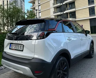 Benzin 1,2L Motor von Opel Crossland 2021 zur Miete in Belgrad.