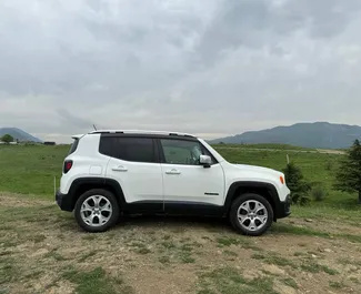 Benzin L Motor von Jeep Renegade 2017 zur Miete in Tiflis.