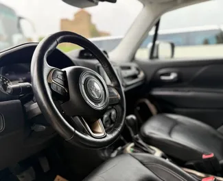 Frontansicht eines Mietwagens Jeep Renegade in Tiflis, Georgien ✓ Auto Nr.13441. ✓ Automatisch TM ✓ 0 Bewertungen.
