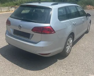 Frontansicht eines Mietwagens Volkswagen Golf Variant in Budva, Montenegro ✓ Auto Nr.13184. ✓ Schaltgetriebe TM ✓ 0 Bewertungen.