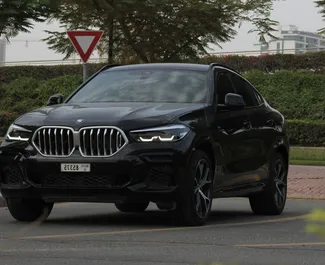 Frontansicht eines Mietwagens BMW X6 in Dubai, VAE ✓ Auto Nr.13450. ✓ Automatisch TM ✓ 0 Bewertungen.