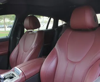Mietwagen BMW X6 2022 in VAE, mit Benzin-Kraftstoff und 335 PS ➤ Ab 850 AED pro Tag.