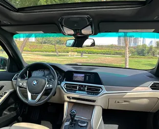 BMW 330i 2022 zur Miete verfügbar in Dubai, mit Kilometerbegrenzung unbegrenzte.
