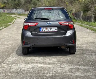 Vermietung Toyota Yaris. Wirtschaft, Komfort Fahrzeug zur Miete in Montenegro ✓ Kaution Einzahlung von 200 EUR ✓ Versicherungsoptionen KFZ-HV, TKV, VKV Plus, VKV Komplett, Ausland.