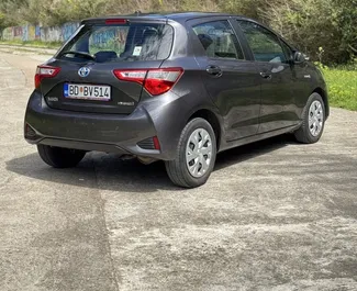 Toyota Yaris 2019 mit Antriebssystem Frontantrieb, verfügbar in Budva.