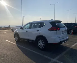 Frontansicht eines Mietwagens Nissan Rogue in Tiflis, Georgien ✓ Auto Nr.13417. ✓ Automatisch TM ✓ 0 Bewertungen.